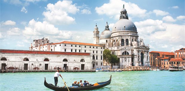 Fly to Venice with Emirates