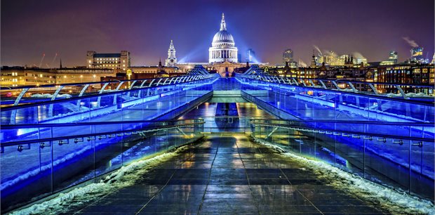 Fly to London with Emirates - Business class