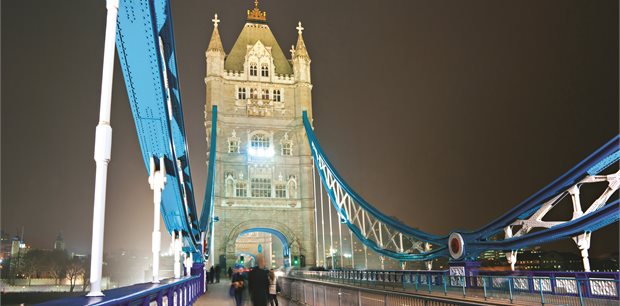 Fly to London with Emirates