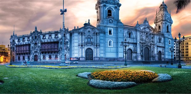 Globus | Peru Splendors