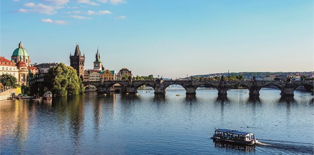 Insight Vacations | Romantic European - Start London, End Paris, Classic Group