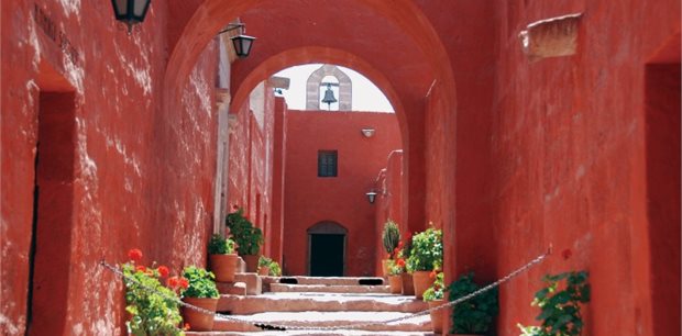 Contiki - Central America Tours
