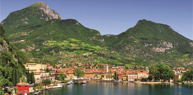 9 Day/8 Night Northern Lakes & Cinque Terre 9 Day/8 Night Northern Lakes & Cinque Terre