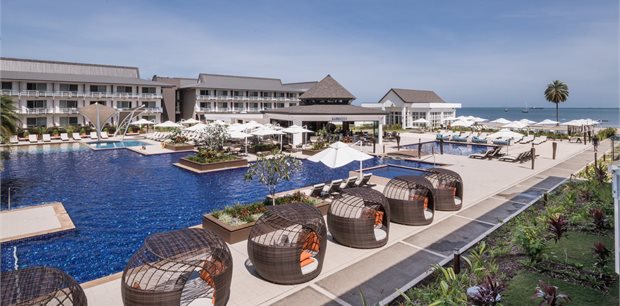 Pullman Nadi Bay Resort & Spa