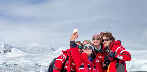 Intrepid | Christmas Season in Antarctica (Ocean Victory)